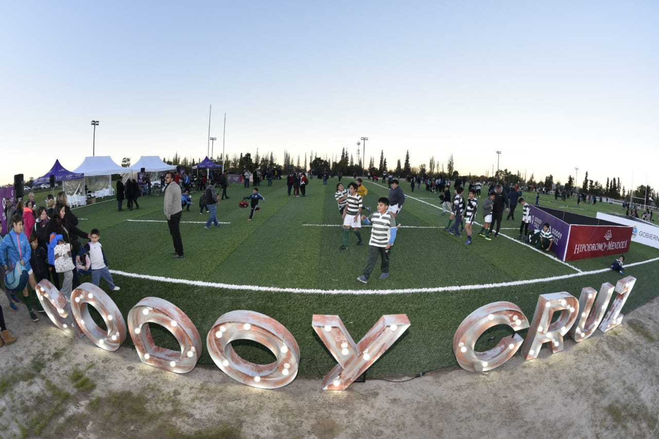 Se inauguro la cancha sintética en el Hipódromo de Mendoza