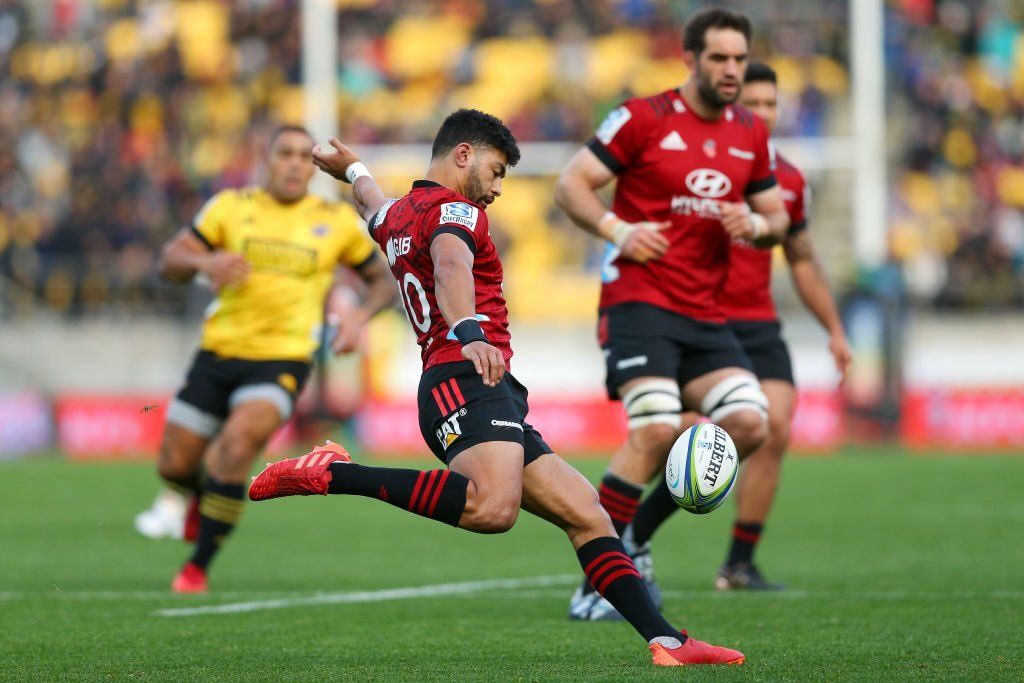 El campeón Crusaders ganó un duelo complicado en la nueva versión del Súper Rugby