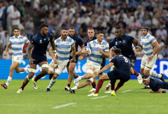 Dura derrota de Los Pumas ante Inglaterra, en el debut mundialista